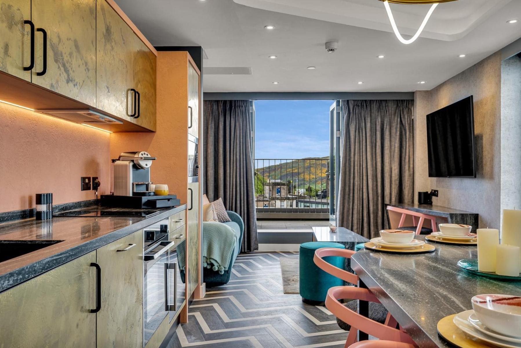 Aparthotel Roomzzz Edinburgh