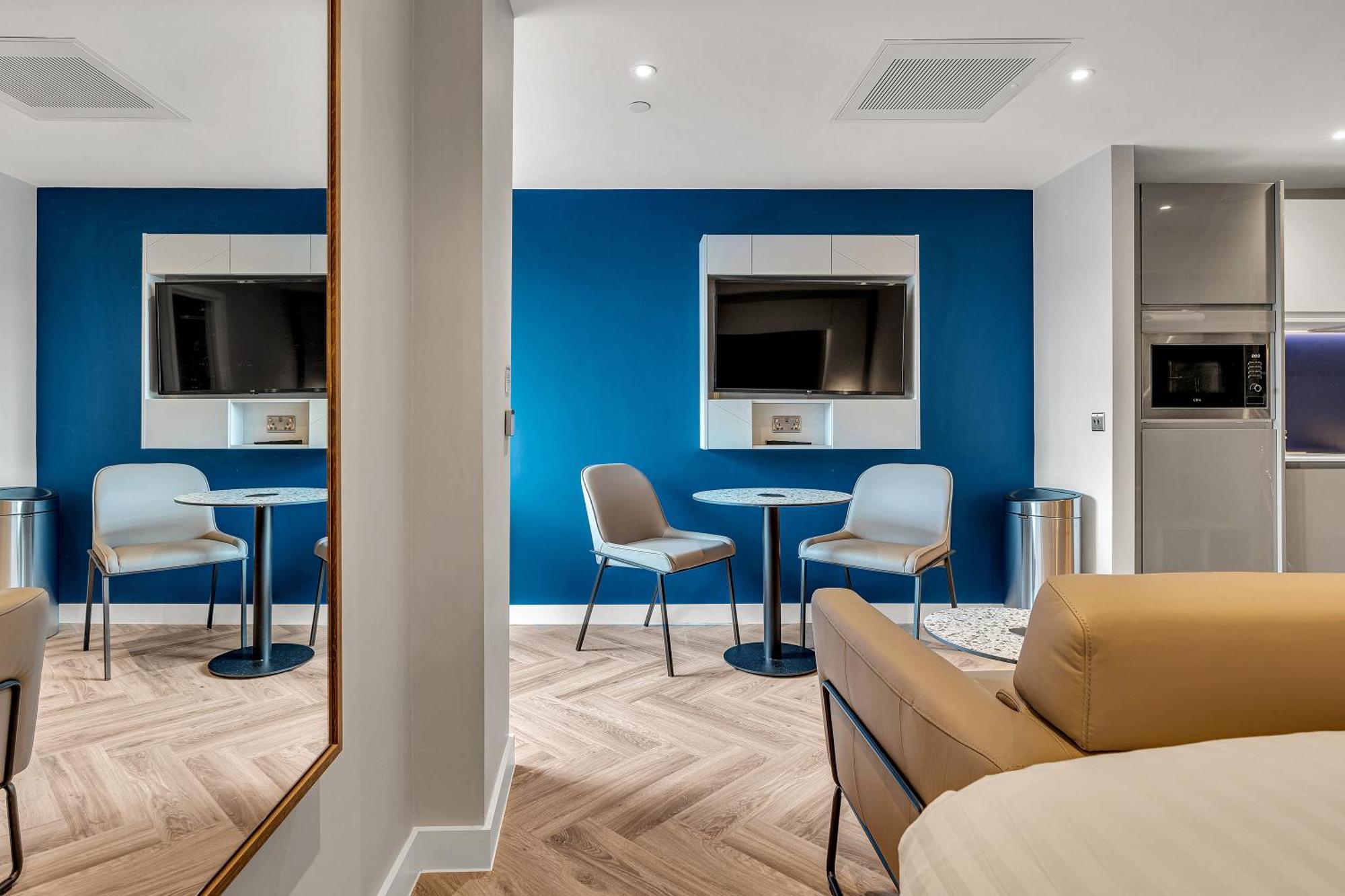 Roomzzz Edinburgh