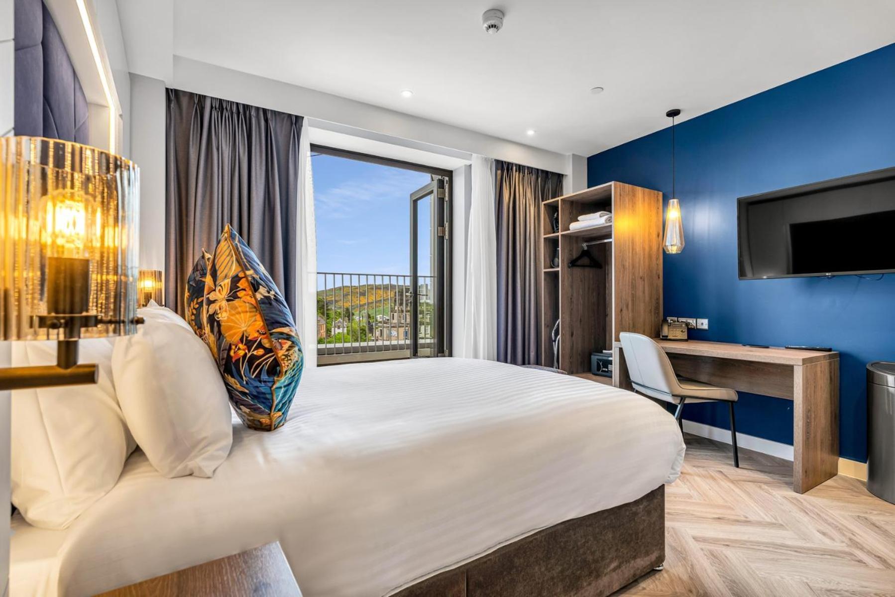 Roomzzz Aparthotel Edinburgh